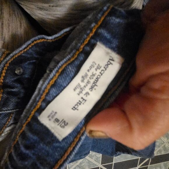Abercrombie & Fitch Ultra High Rise 90s Straight Jean in medium destroy - Picture 6 of 6